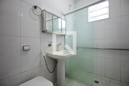 Banheiro 1 de casa para alugar com 5 quartos, 180m² em Vila Ernesto, São Paulo