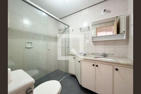 Banheiro de apartamento para alugar com 1 quarto, 42m² em Aclimação, São Paulo