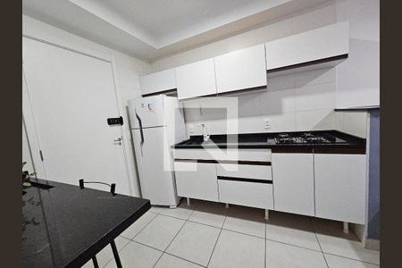 Cozinha de kitnet/studio para alugar com 1 quarto, 28m² em Jardim Caravelas, São Paulo