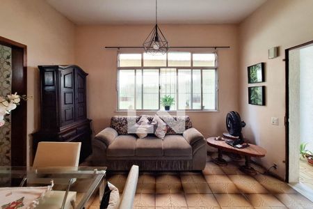 Sala 1 de casa à venda com 5 quartos, 157m² em Engenhoca, Niterói