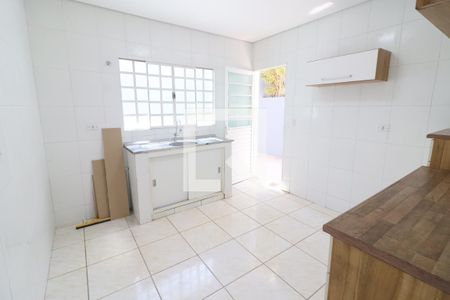 Cozinha de casa para alugar com 1 quarto, 49m² em Vila Osasco, Osasco