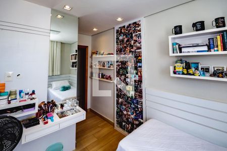 Apartamento à venda com 4 quartos, 250m² em Castelo, Belo Horizonte