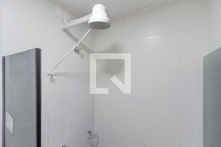 Banheiro de apartamento para alugar com 1 quarto, 28m² em Pinheiros, São Paulo