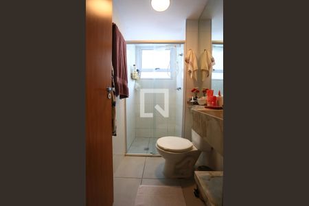 Banheiro de apartamento para alugar com 2 quartos, 43m² em Vila Suzana, São Paulo