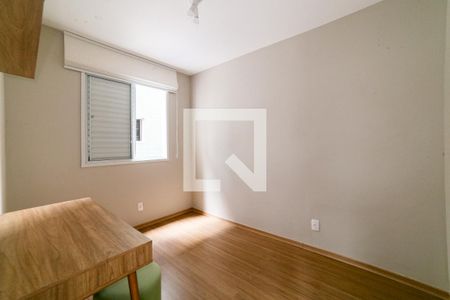 Quarto 2 de apartamento para alugar com 2 quartos, 45m² em Santo Antônio, Belo Horizonte