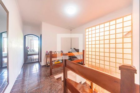 Hall da Escada de casa à venda com 4 quartos, 250m² em Parque Gerassi, Santo André