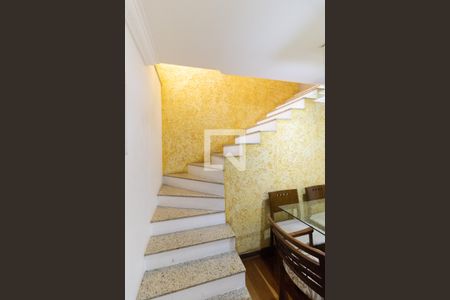 Escada de casa para alugar com 3 quartos, 180m² em Sacomã, São Paulo