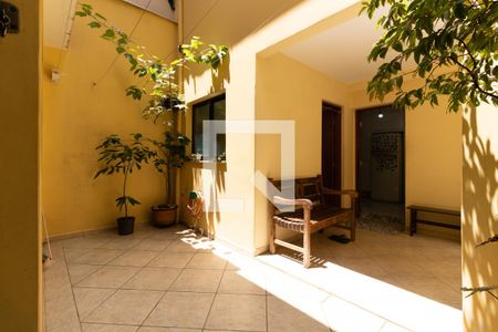 Quintal de casa à venda com 3 quartos, 180m² em Sacomã, São Paulo