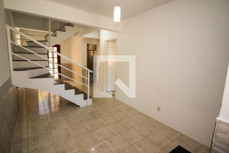 Sala de casa à venda com 4 quartos, 98m² em Hípica, Porto Alegre