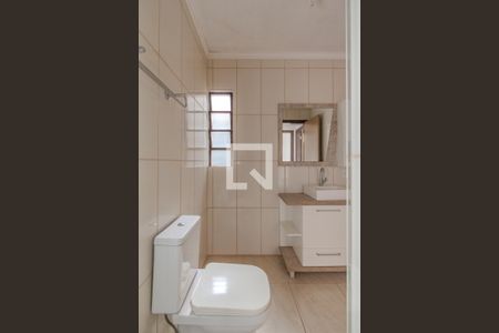 Banheiro de apartamento à venda com 1 quarto, 43m² em Teresópolis, Porto Alegre