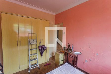 Quarto 1 de casa à venda com 4 quartos, 180m² em Esplanada, Belo Horizonte
