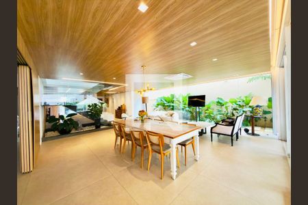 Sala de casa de condomínio à venda com 4 quartos, 385m² em Colinas da Anhanguera, Santana de Parnaíba