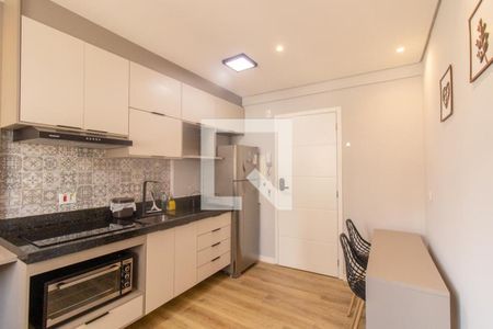 Sala/Cozinha de kitnet/studio para alugar com 1 quarto, 28m² em Centro, Curitiba
