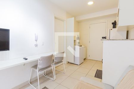 Sala/Cozinha de apartamento para alugar com 1 quarto, 30m² em Jardim Caravelas, São Paulo