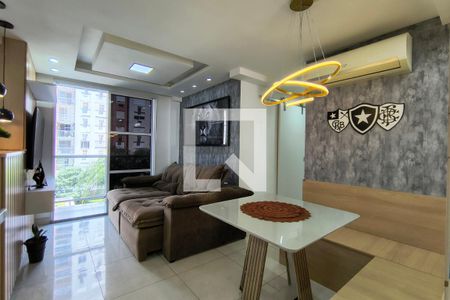 Sala de apartamento para alugar com 2 quartos, 56m² em Jacarepaguá, Rio de Janeiro