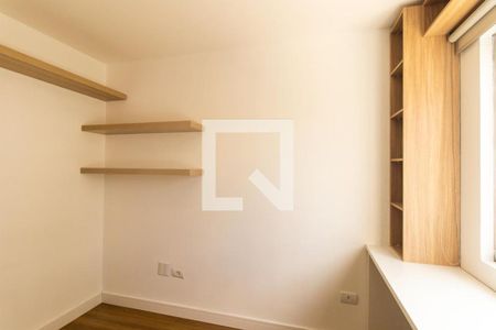 Quarto 2 de apartamento para alugar com 2 quartos, 56m² em Água Verde, Curitiba