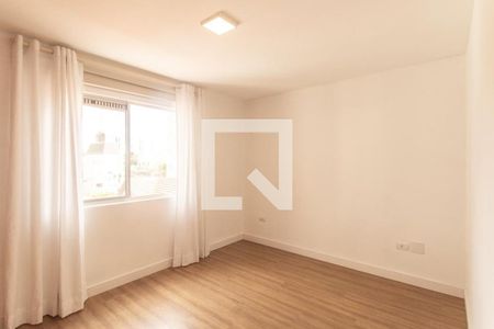 Quarto 1 de apartamento para alugar com 2 quartos, 56m² em Água Verde, Curitiba