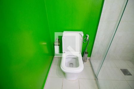 Banheiro de casa para alugar com 2 quartos, 150m² em Itaim Bibi, São Paulo