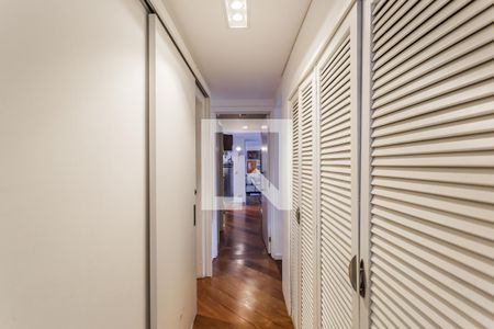 Corredor de apartamento à venda com 4 quartos, 167m² em Vila Olímpia, São Paulo