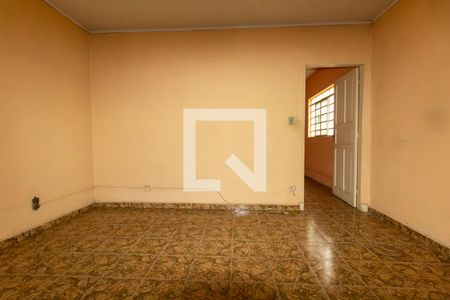 Quarto de casa à venda com 4 quartos, 300m² em Penha de França, São Paulo