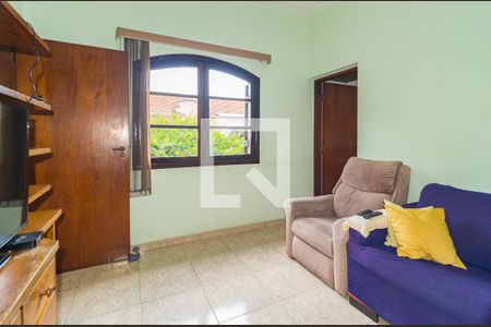 Sala de TV de casa à venda com 2 quartos, 180m² em Vila Bertioga, São Paulo