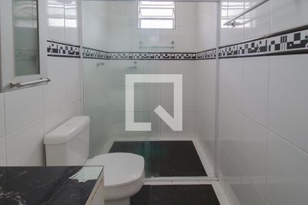 Banheiro suíte 1 de casa para alugar com 2 quartos, 100m² em Jardim Guapituba, Mauá