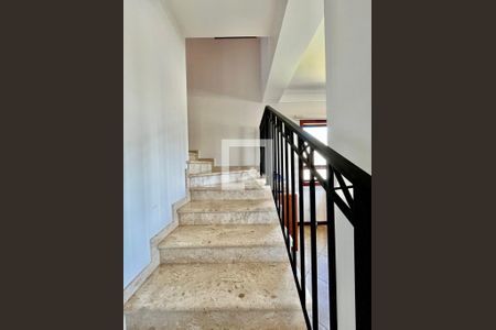 Escada de casa de condomínio à venda com 4 quartos, 265m² em Lot. Alphaville Campinas, Campinas