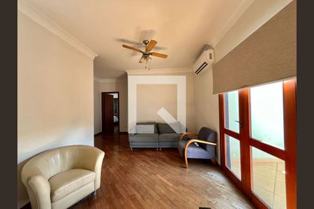 Sala de TV de casa de condomínio à venda com 4 quartos, 265m² em Lot. Alphaville Campinas, Campinas