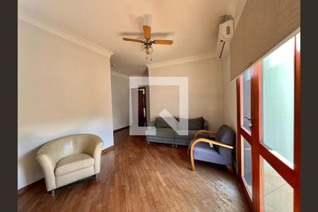 Sala de TV de casa de condomínio à venda com 4 quartos, 265m² em Lot. Alphaville Campinas, Campinas