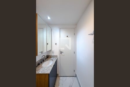 Banheiro de kitnet/studio para alugar com 1 quarto, 24m² em Jardim Aurelia, São Paulo