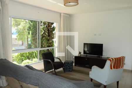 Casa de Condomínio para alugar com 4 quartos, 300m² em Chácara do Remanso Gl Um, Cotia