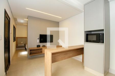 Sala e Cozinha de casa para alugar com 1 quarto, 36m² em Alto de Pinheiros, São Paulo