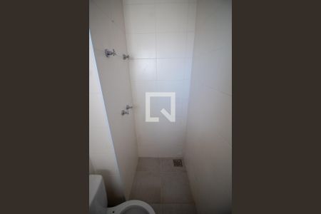 BANHEIRO DA SUITE de apartamento para alugar com 2 quartos, 65m² em Vila Industrial (campinas), Campinas