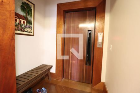 Hall de entrada de apartamento para alugar com 5 quartos, 264m² em Fundinho, Uberlândia