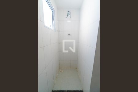 Banheiro de casa de condomínio para alugar com 2 quartos, 59m² em Vila Guarani (zona Sul), São Paulo