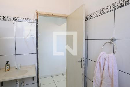 Banheiro de casa à venda com 3 quartos, 180m² em Sagrada Família, Belo Horizonte