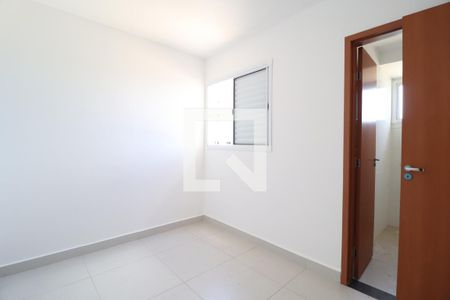 Quarto 2 - Suíte de apartamento para alugar com 2 quartos, 79m² em Chácaras Tubalina E Quartel, Uberlândia