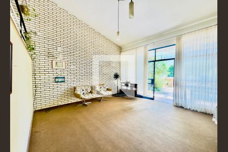 Casa à venda com 4 quartos, 300m² em Sion, Belo Horizonte