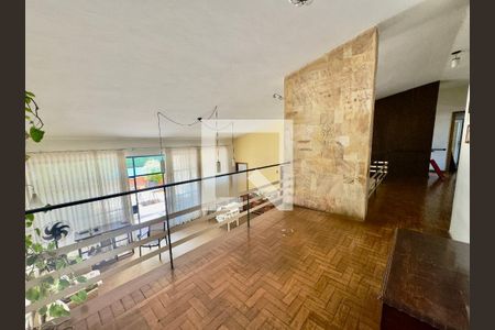 Casa à venda com 4 quartos, 300m² em Sion, Belo Horizonte
