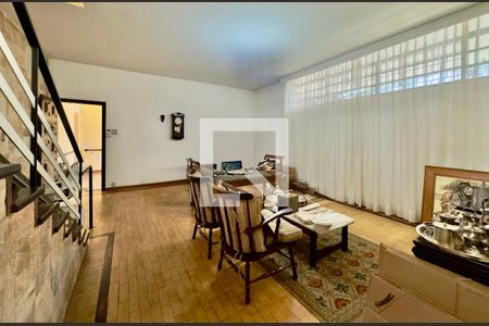 Casa à venda com 4 quartos, 300m² em Sion, Belo Horizonte