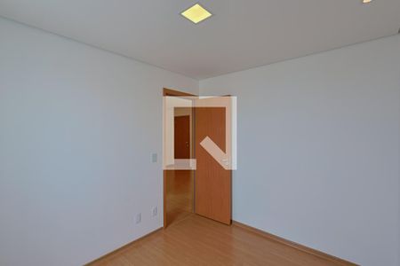 Quarto 2 de apartamento para alugar com 2 quartos, 45m² em Chácara Cotia, Contagem