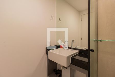 Banheiro de kitnet/studio para alugar com 1 quarto, 27m² em Jardim das Acacias, São Paulo