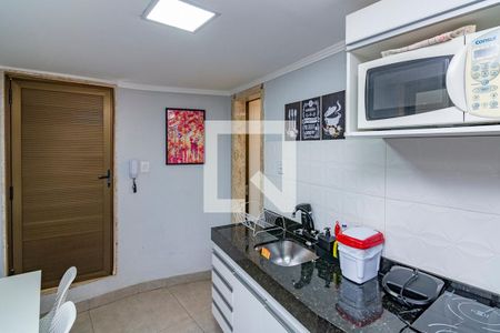Cozinha de kitnet/studio para alugar com 1 quarto, 28m² em Minas Brasil, Belo Horizonte