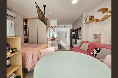 Sala/Quarto de apartamento à venda com 1 quarto, 28m² em Jardim das Acacias, São Paulo