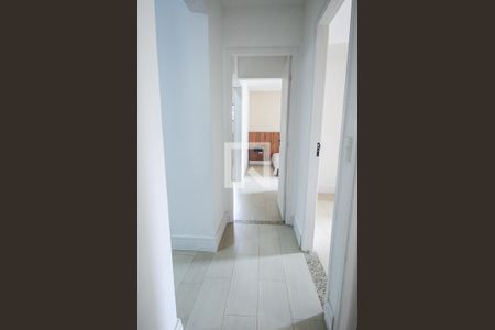 Corredor de apartamento para alugar com 3 quartos, 117m² em Chácara Agrindus, Taboão da Serra