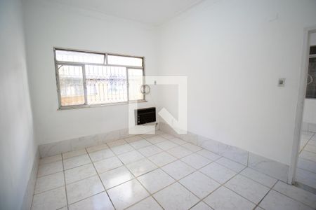 Quarto 1 de casa para alugar com 2 quartos, 50m² em Irajá, Rio de Janeiro