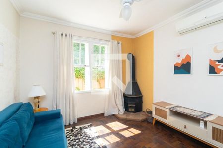 Sala  de apartamento para alugar com 1 quarto, 59m² em Santo Antônio, Porto Alegre
