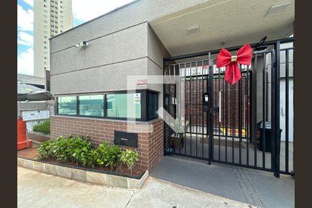 Fachada e portaria de apartamento à venda com 2 quartos, 84m² em Centro Comercial Jubran, Barueri