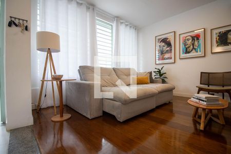 Sala de casa à venda com 4 quartos, 200m² em Vila Progredior, São Paulo