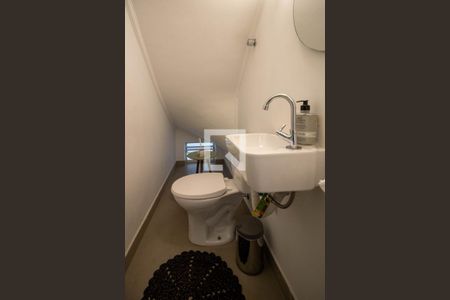 Lavabo de casa à venda com 4 quartos, 200m² em Vila Progredior, São Paulo